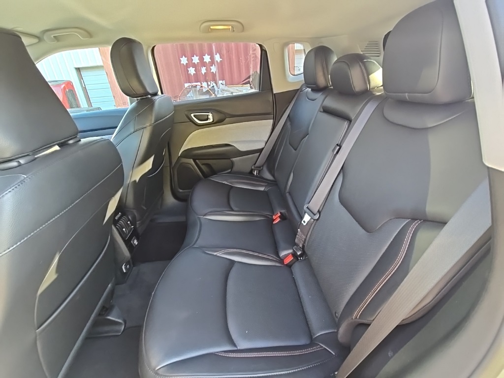 2022 Jeep Compass Latitude Lux photo 15