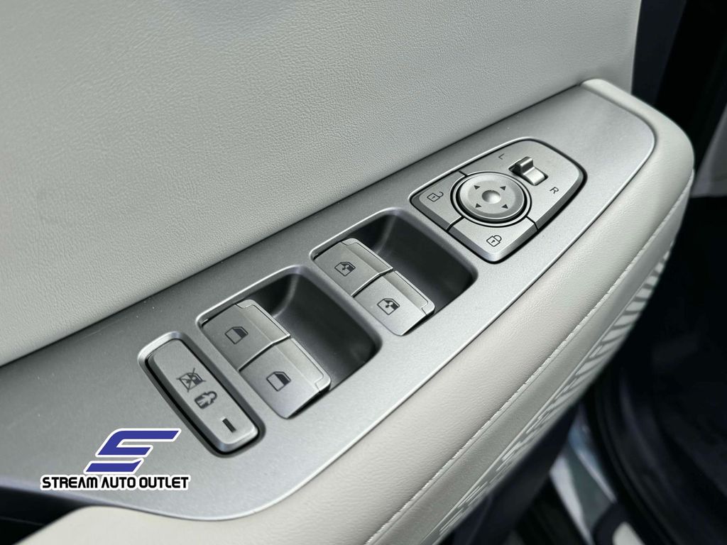 2025 Hyundai Palisade Limited photo 16