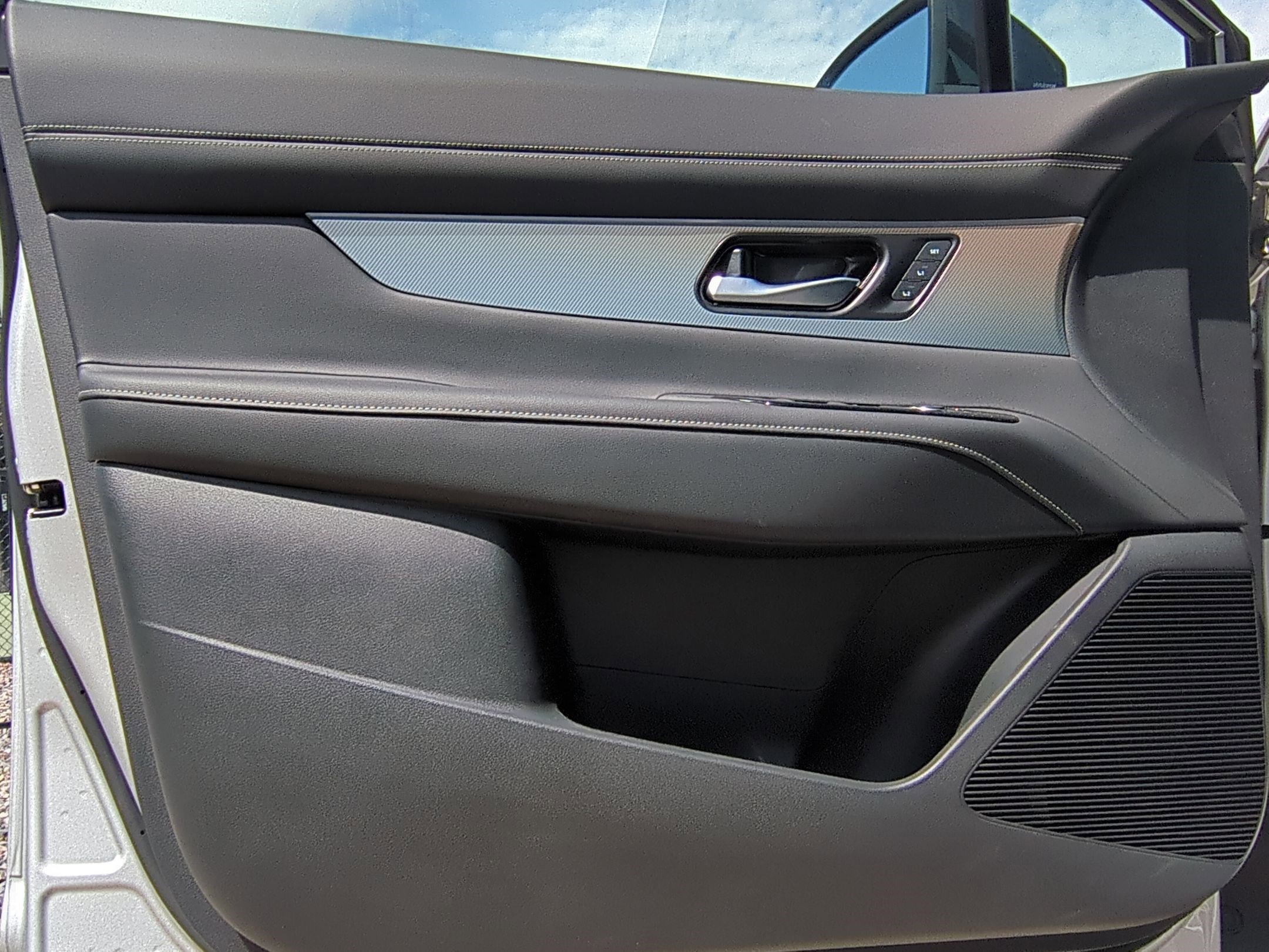 2025 Nissan Murano SL photo 6