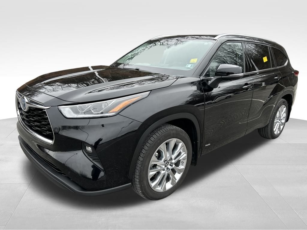 2023 Toyota Highlander Limited's photo