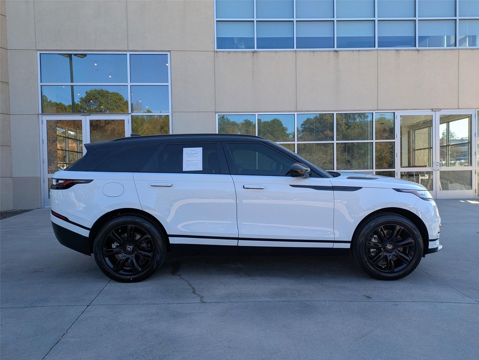 2023 Land Rover Range Rover Velar R-Dynamic S photo 4