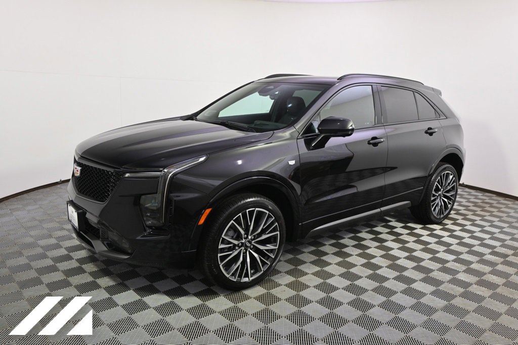 2024 Cadillac XT4 Sport photo 2