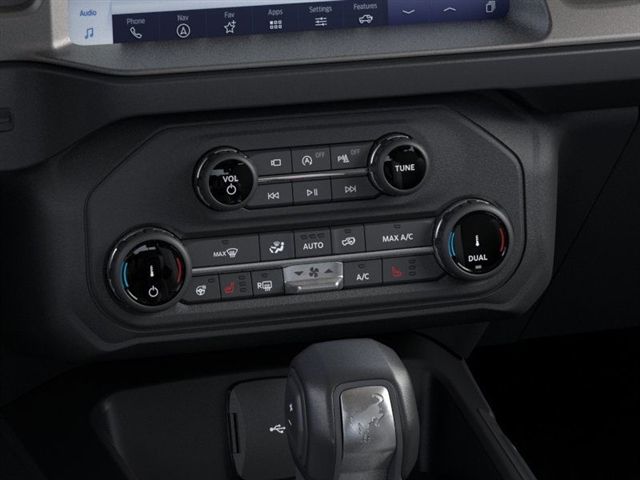 2025 Ford Bronco Outer Banks photo 16