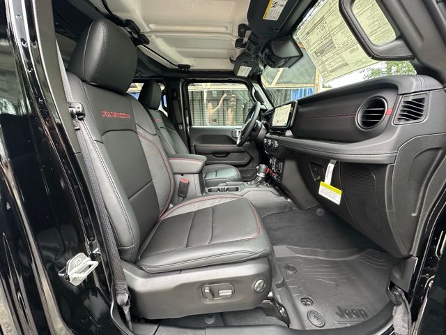 2025 Jeep Wrangler Rubicon photo 28