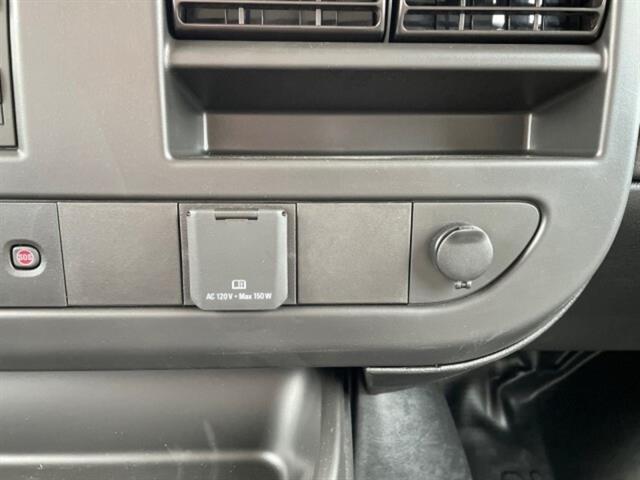 2025 Chevrolet Express Cutaway Base's photo