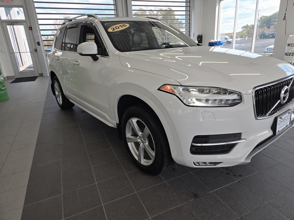 2016 Volvo XC90 T5 Momentum photo 7