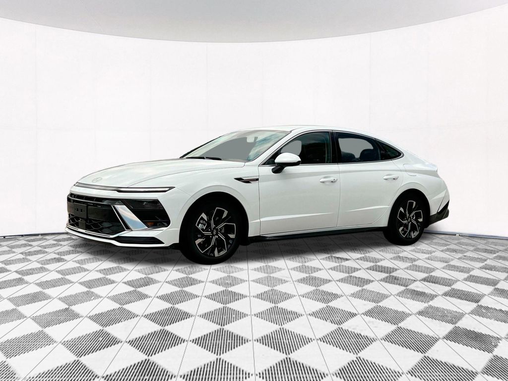 2025 Hyundai Sonata SEL photo 2
