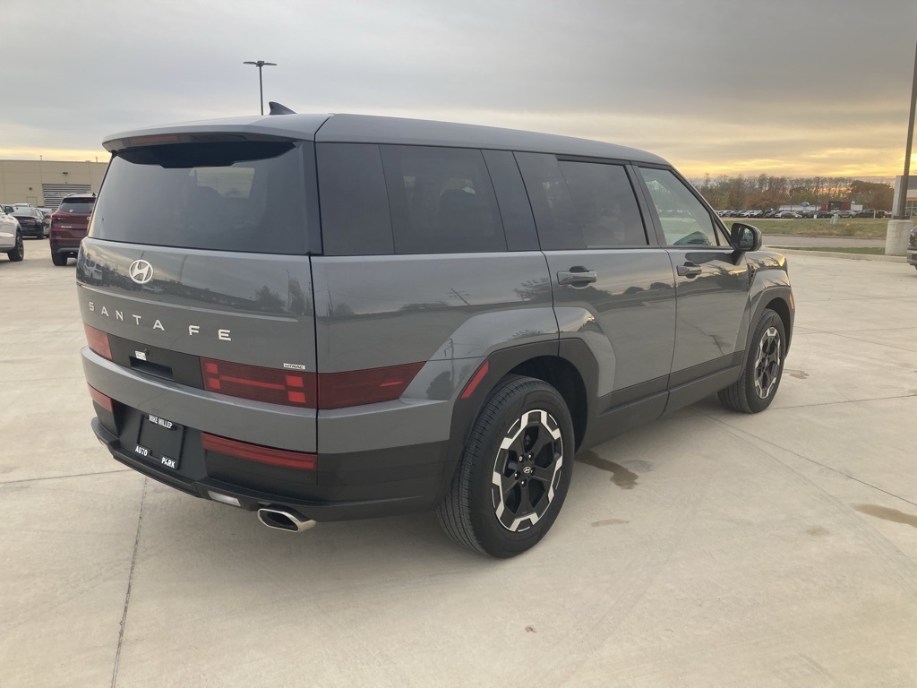 2024 Hyundai Santa Fe SE photo 4