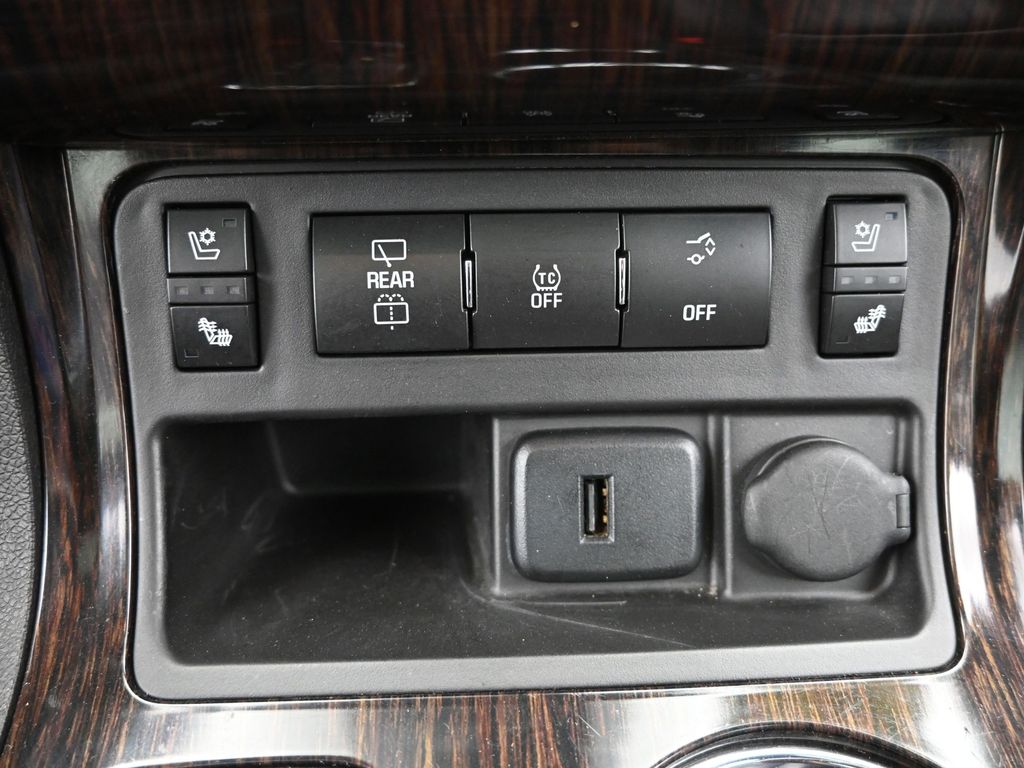 2017 Chevrolet Traverse Premier photo 12