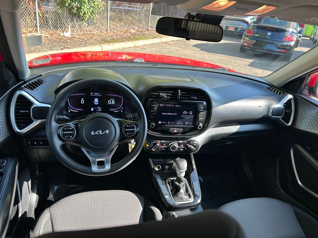2023 Kia Soul LX photo 18
