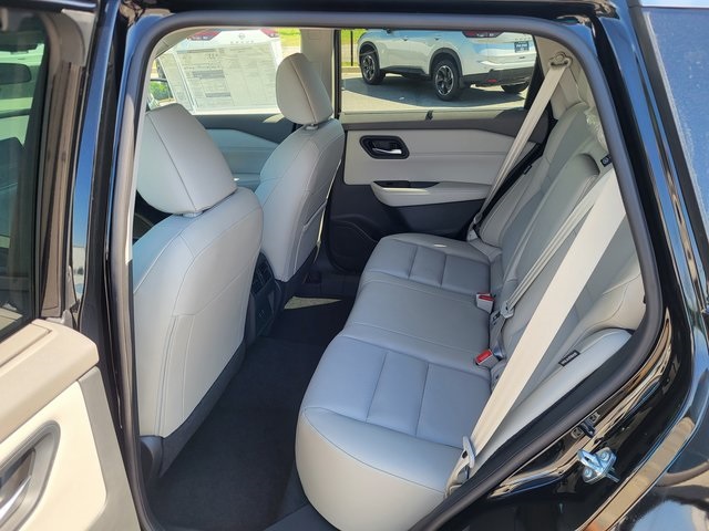 2025 Nissan Rogue SV photo 15