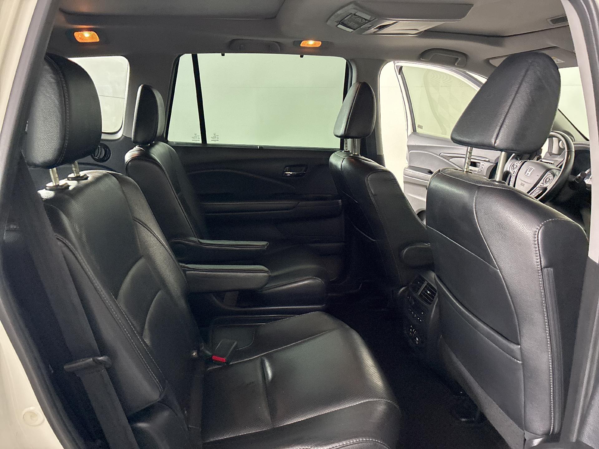 2017 Honda Pilot Elite photo 14