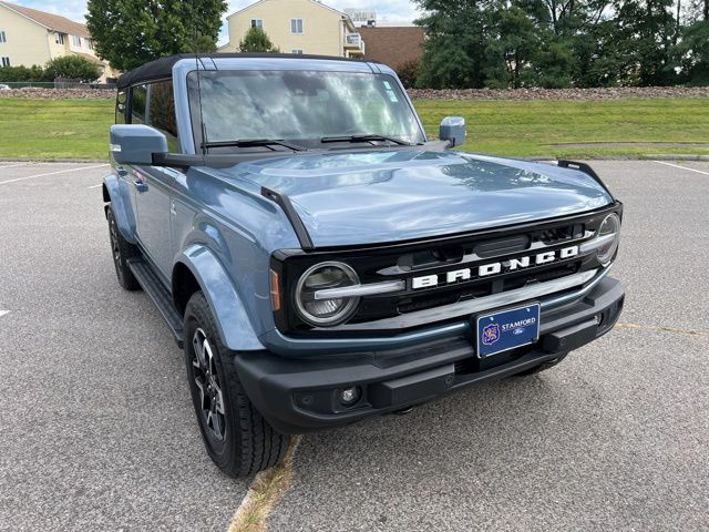 2023 Ford Bronco 4-Door Outer Banks's photo