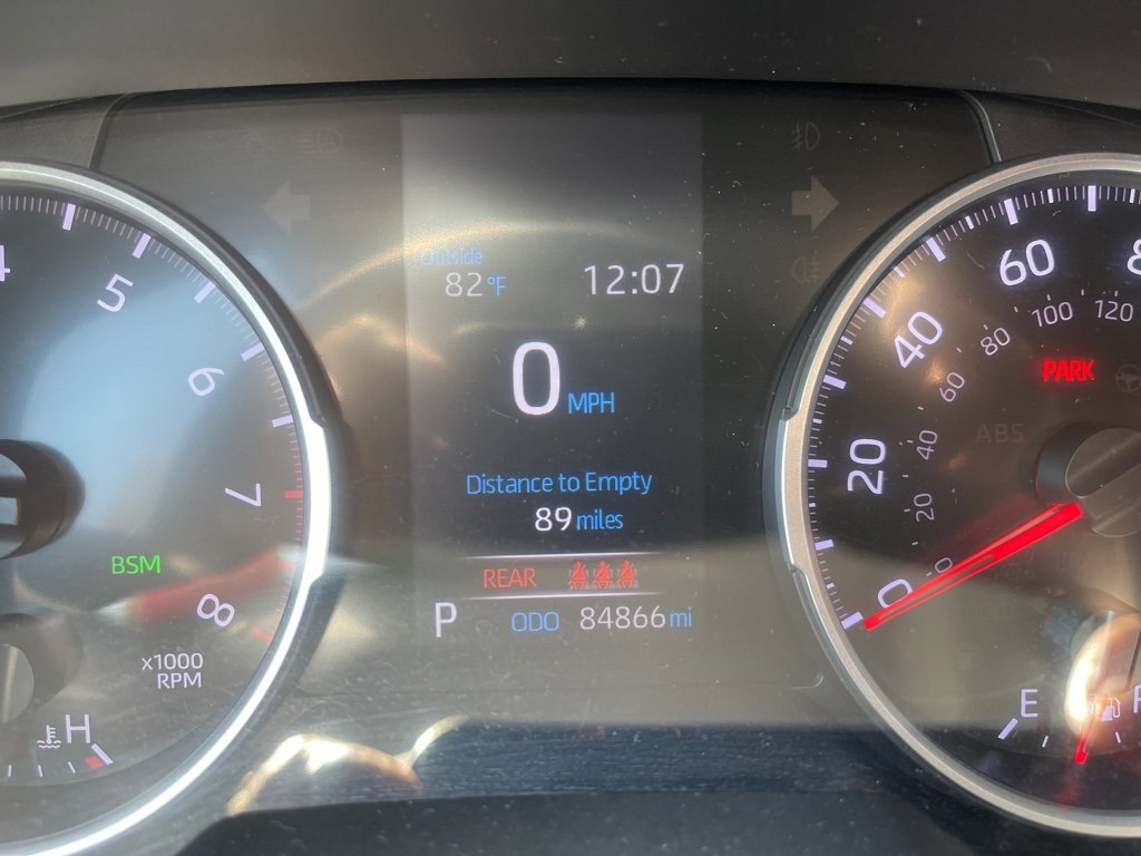2020 Toyota RAV4 XLE photo 3