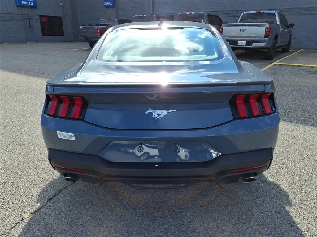 2026 Ford Mustang EcoBoost Premium photo 4