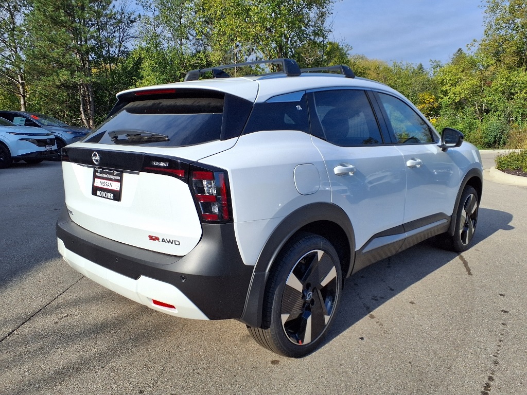 2026 Nissan Kicks SR photo 3