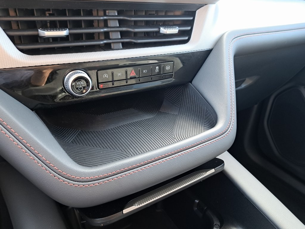 2025 Ford Explorer photo 17