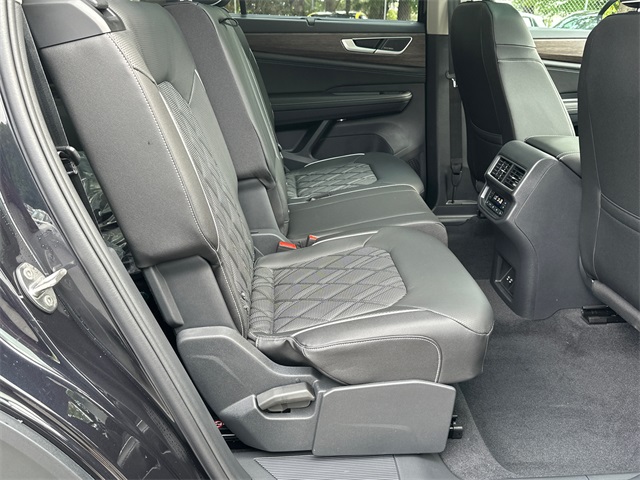 2026 Volkswagen Atlas SEL Premium R-Line photo 13
