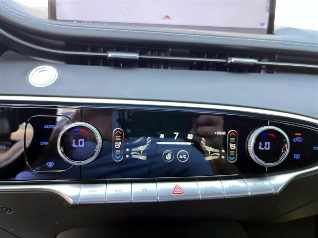 2024 Genesis GV70 2.5T photo 20