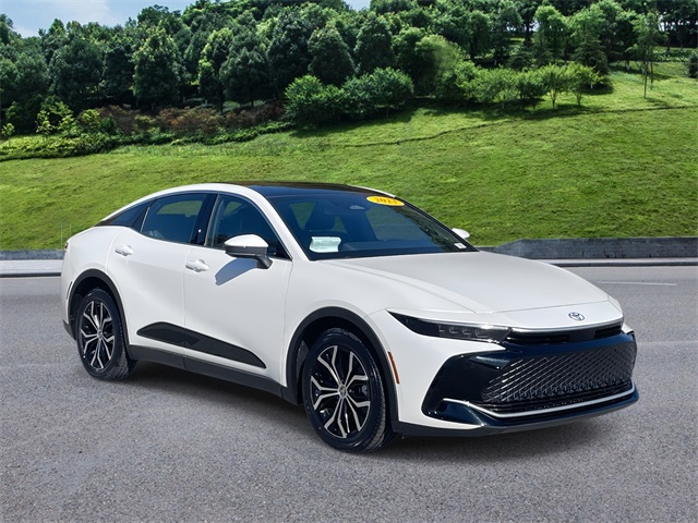 2023 Toyota Crown Limited's photo