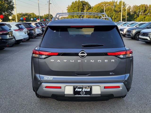 2025 Nissan Pathfinder SL photo 3