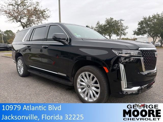 2024 Cadillac Escalade ESV Luxury's photo