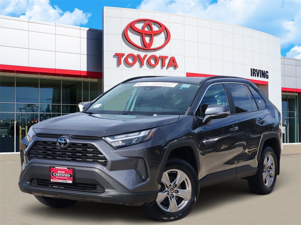 2023 Toyota RAV4 XLE's photo