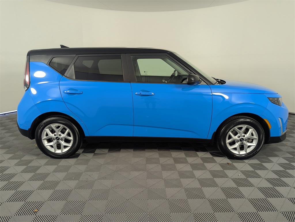 2023 Kia Soul S photo 6