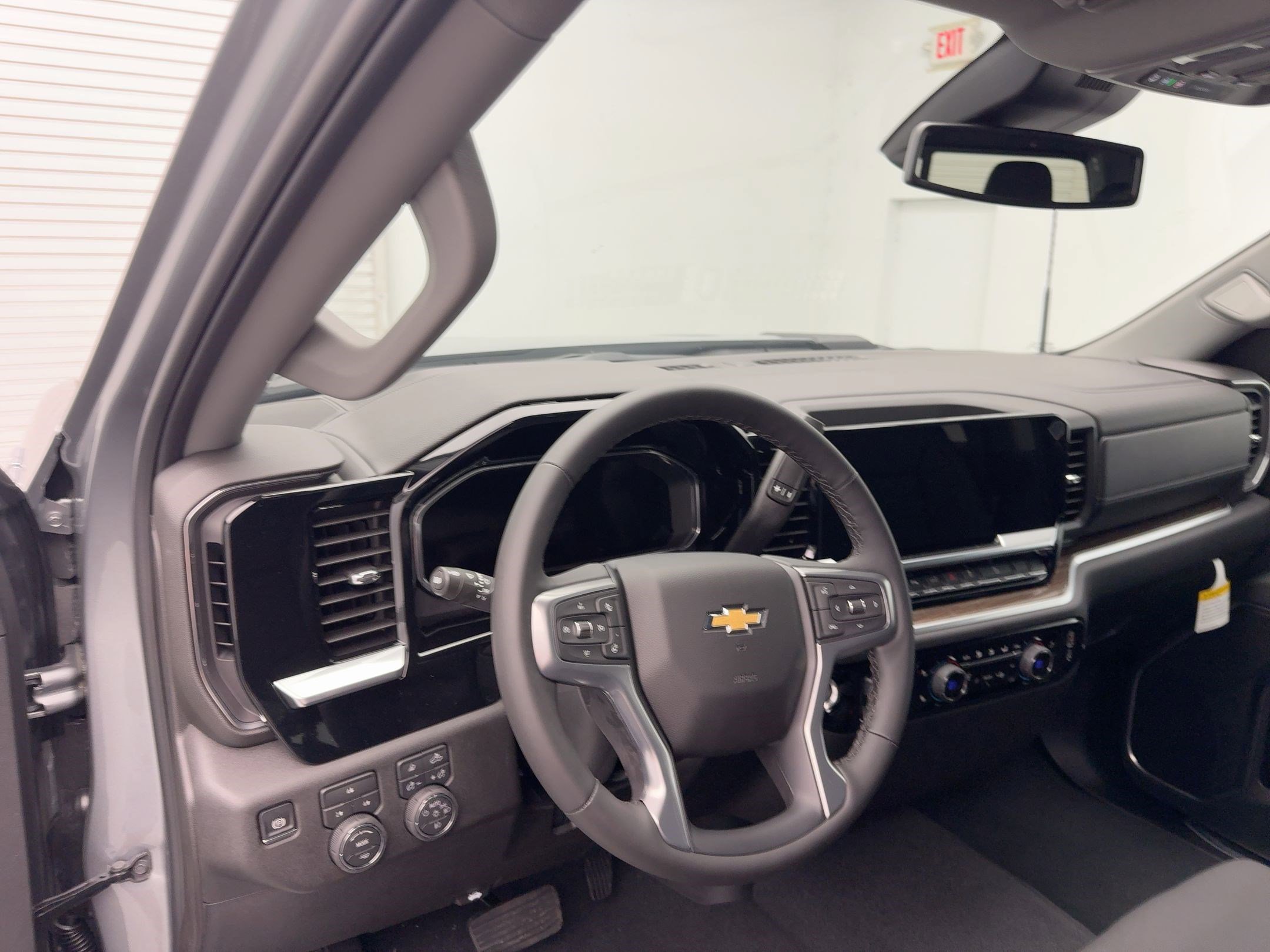2026 Chevrolet Silverado 2500HD LT photo 4