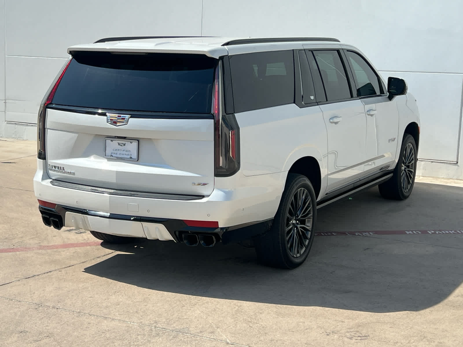 2023 Cadillac Escalade ESV photo 4