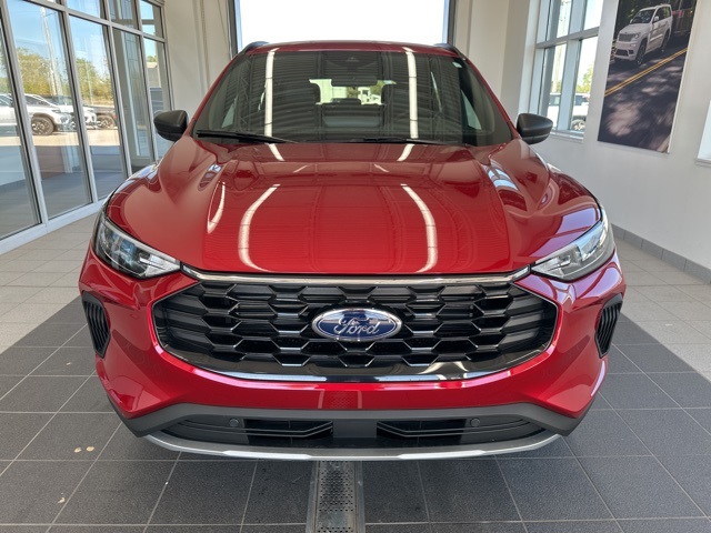 2025 Ford Escape ST-Line photo 2
