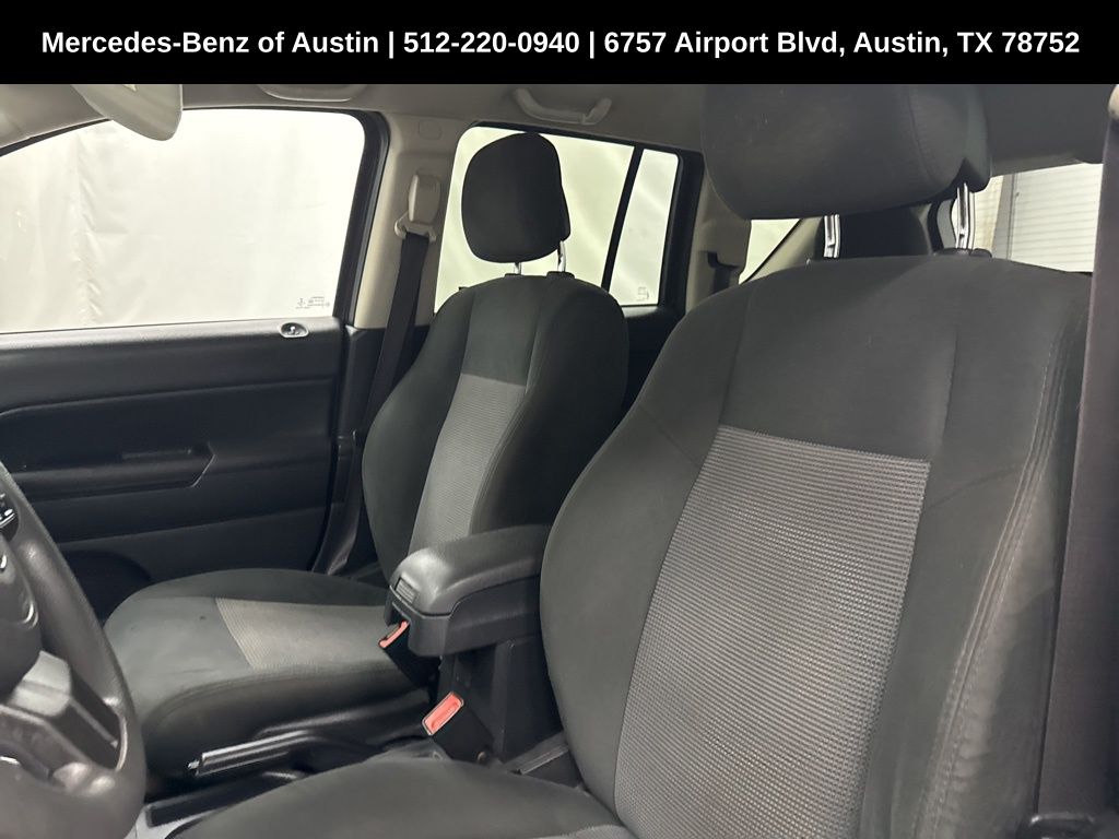 2015 Jeep Compass Sport photo 4