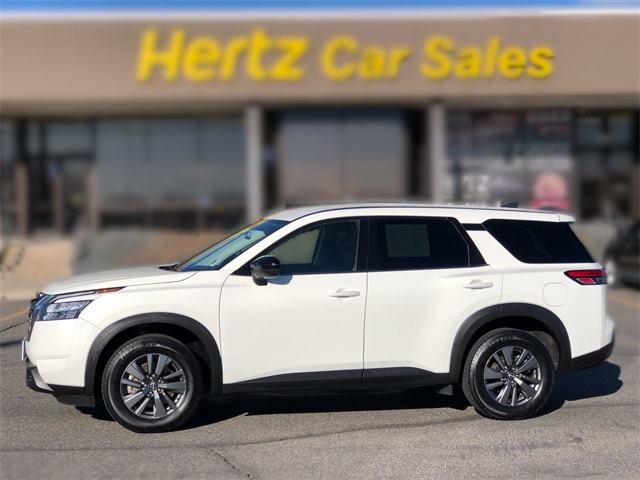 2024 Nissan Pathfinder S's photo