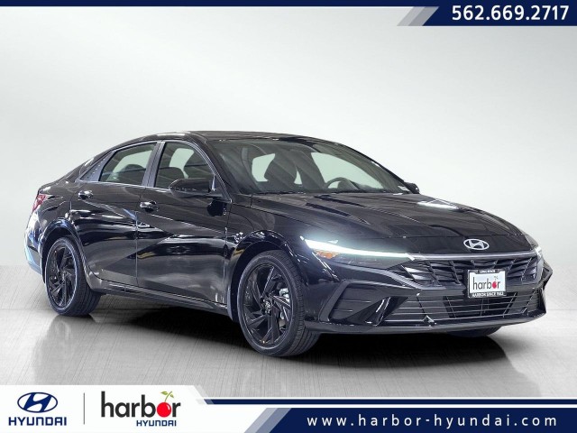 2026 Hyundai Elantra SEL's photo