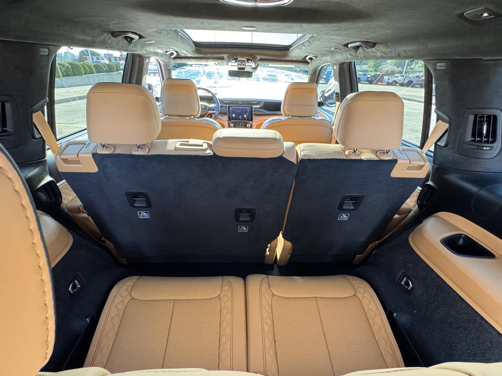 2023 Jeep Grand Cherokee L Summit Reserve photo 25