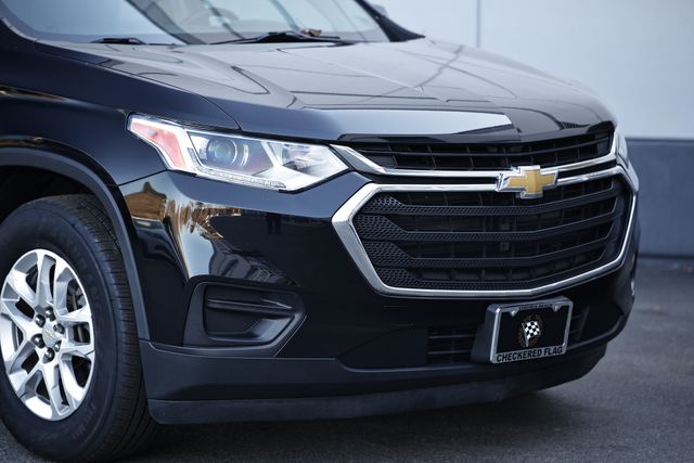 2019 Chevrolet Traverse LS photo 2