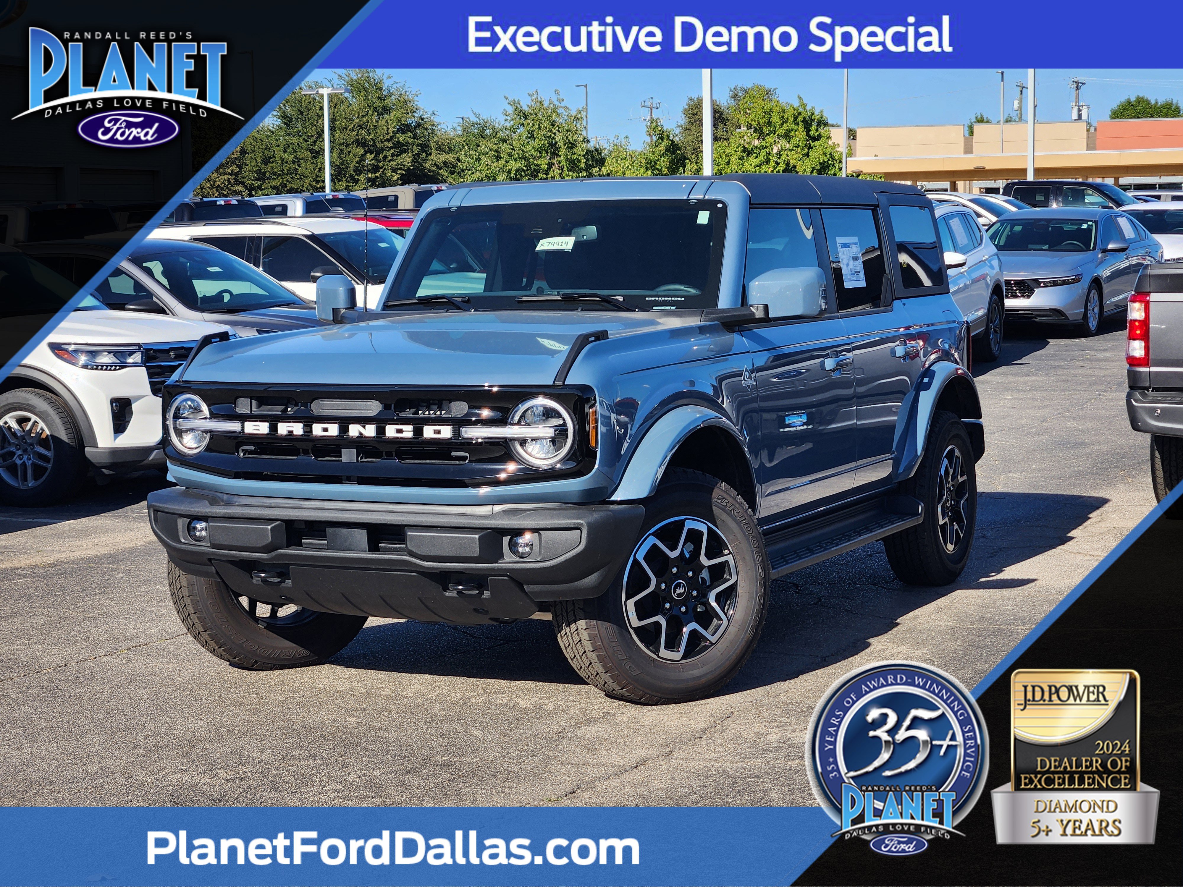 2025 Ford Bronco 4-Door Outer Banks's photo