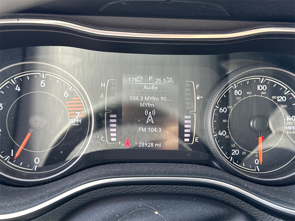 2021 Jeep Cherokee Latitude photo 10