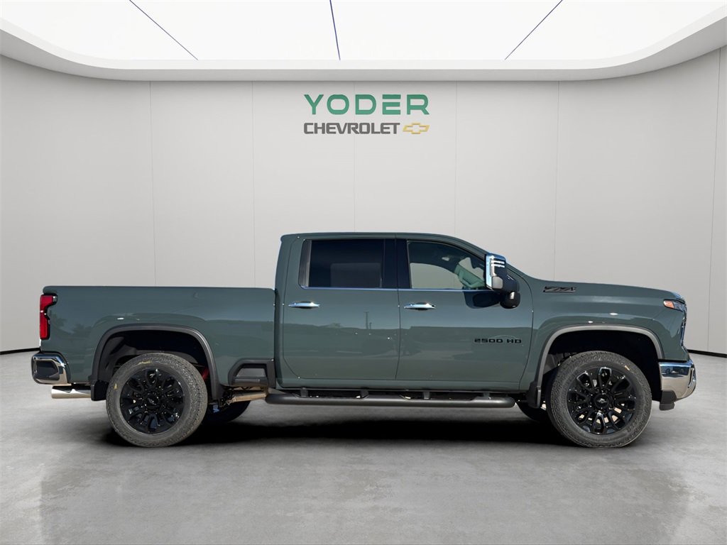 2026 Chevrolet Silverado 2500HD LTZ photo 2