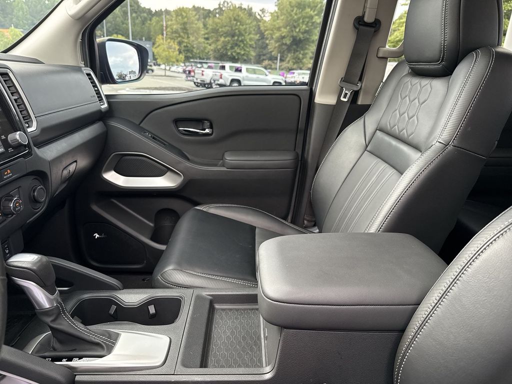 2024 Nissan Frontier SL photo 20