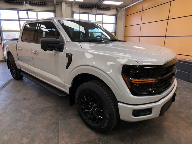 2025 Ford F-150 XLT photo 2