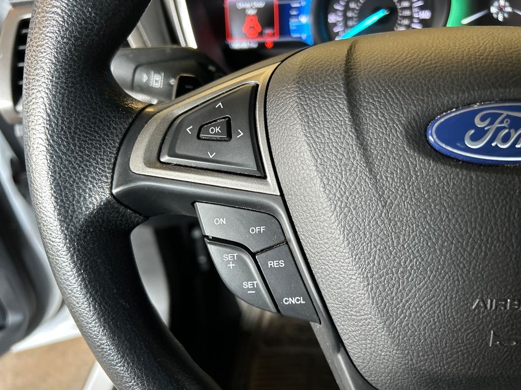 2020 Ford Fusion SE photo 17