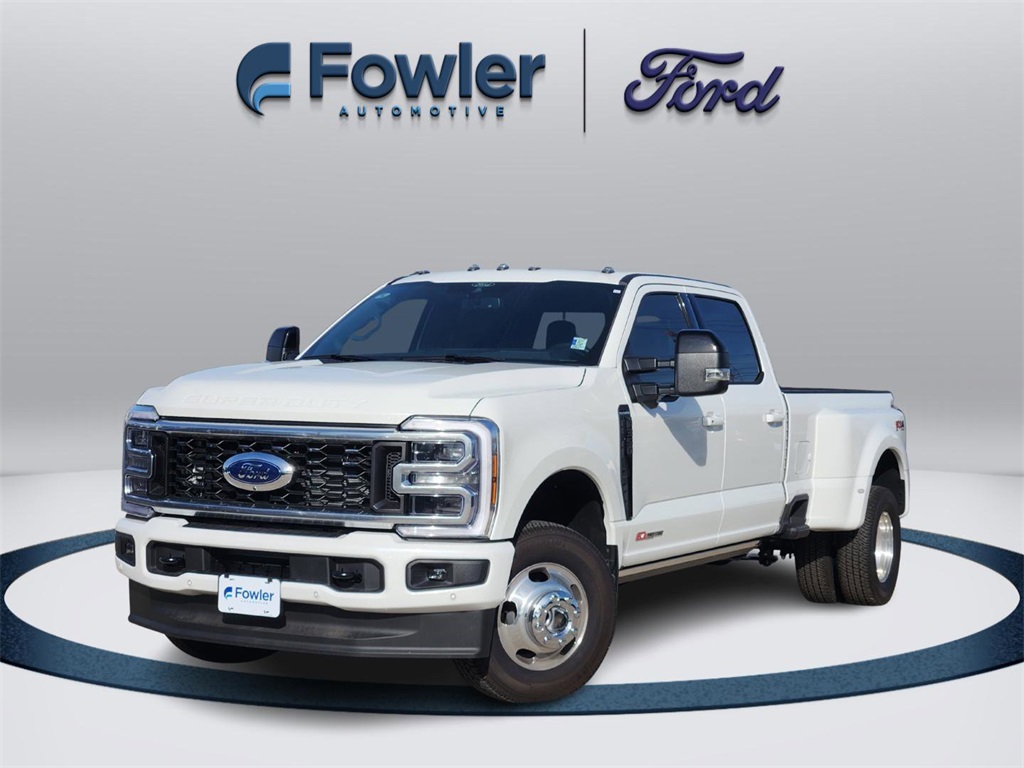 2025 Ford F-350 Super Duty Platinum's photo