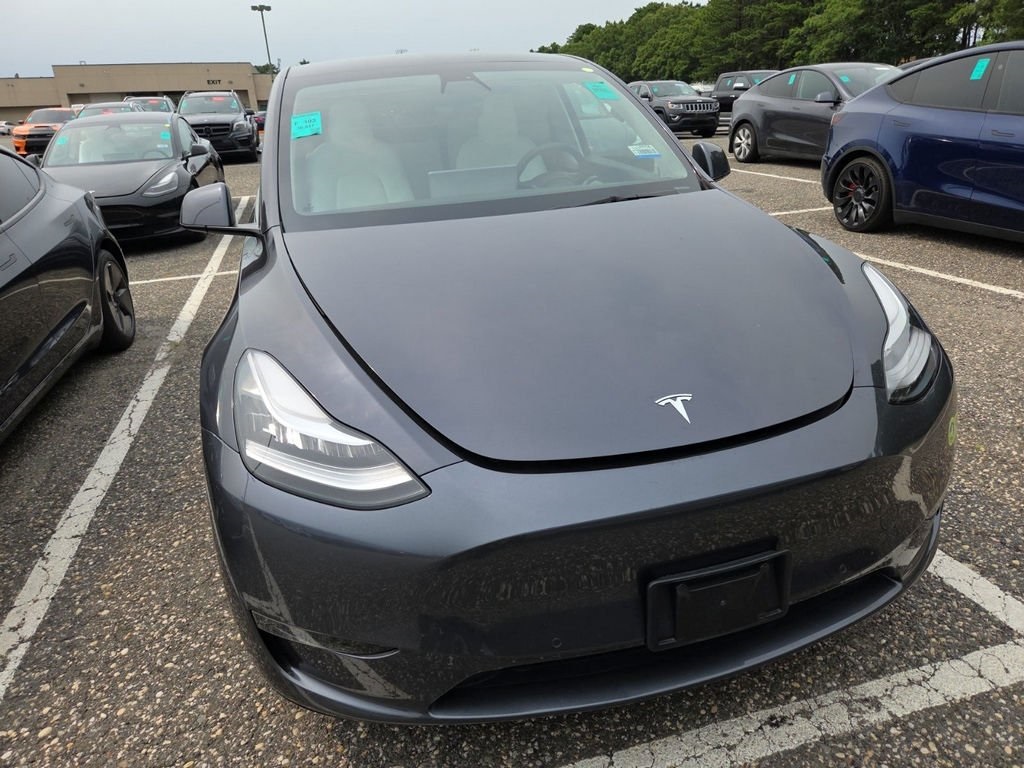 Used 2021 Tesla Model Y Long Range with VIN 5YJYGDEE3MF271104 for sale in Northfield, Minnesota