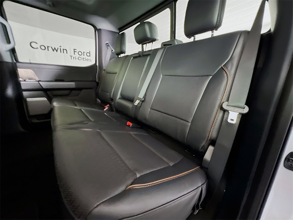 2025 Ford F-350 Lariat photo 28