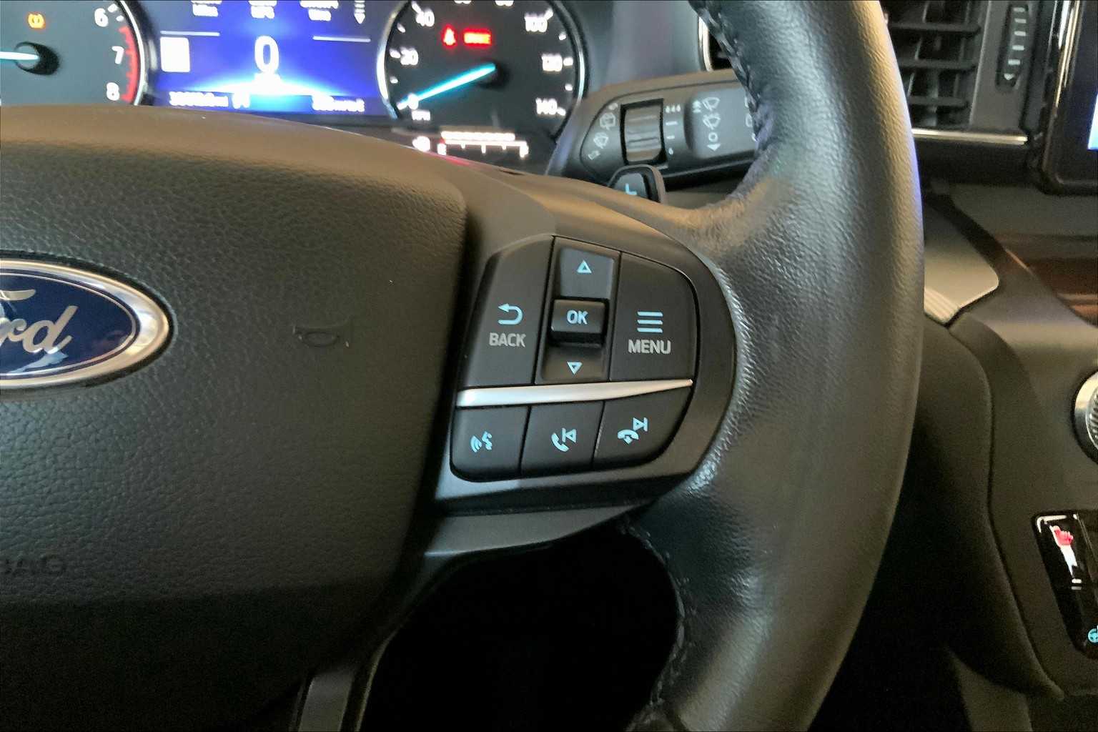 2020 Ford Explorer XLT photo 19