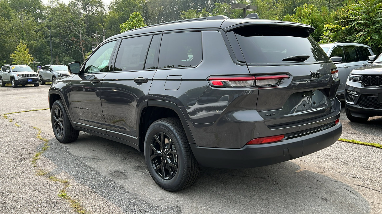 2025 Jeep Grand Cherokee Altitude X photo 3