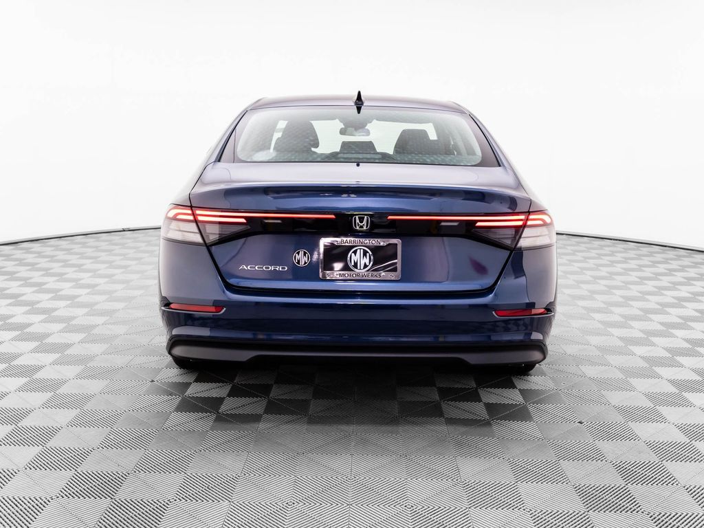 2025 Honda Accord SE photo 2