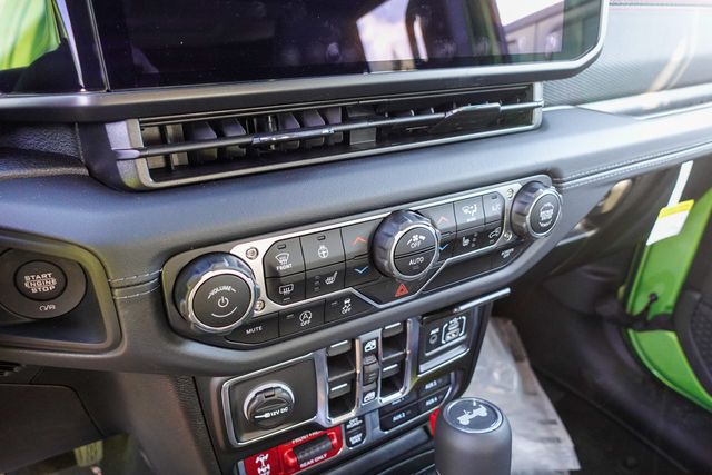 2025 Jeep Wrangler Rubicon photo 20