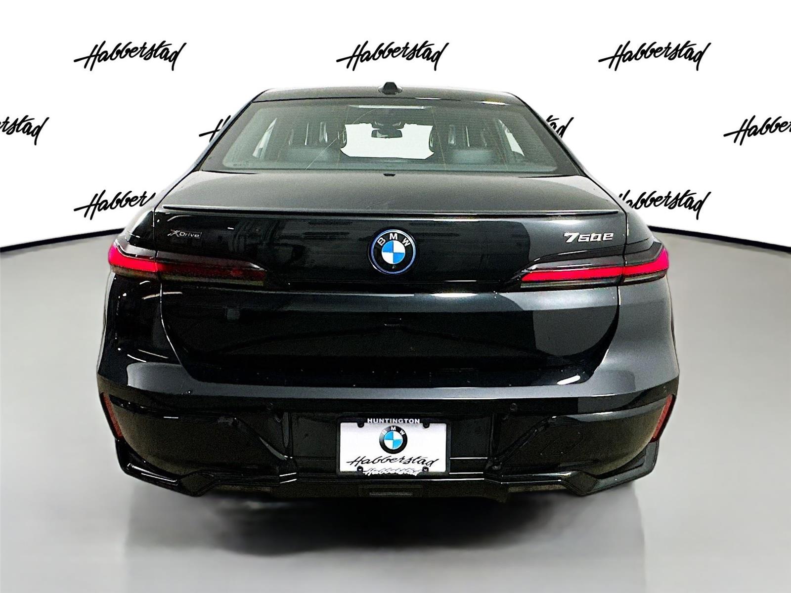 2026 Bmw 750e photo 6
